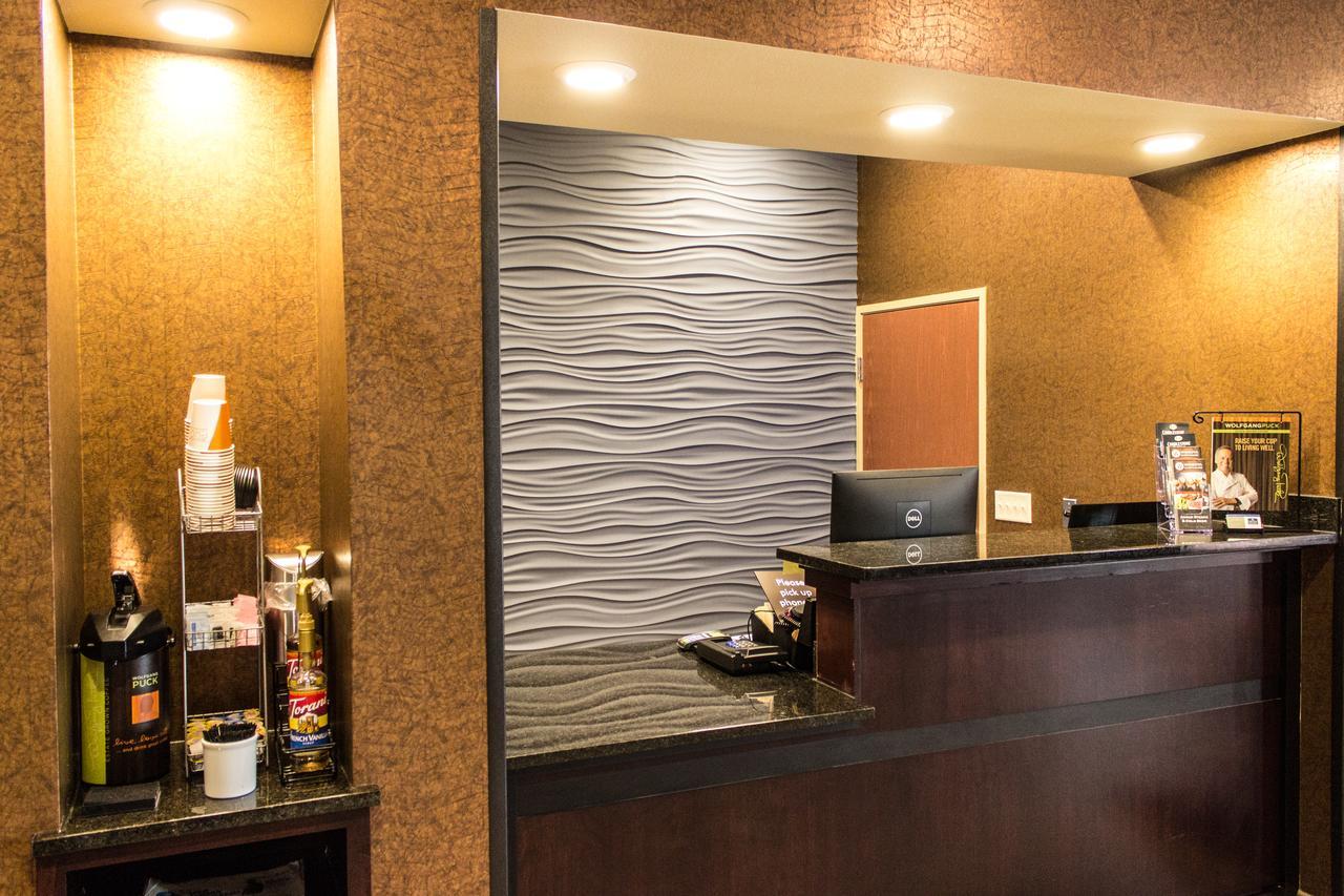 Cobblestone Hotel & Suites - צ'יפווה פולס מראה חיצוני תמונה